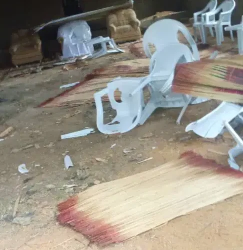 Angry Youths Beat King To Pulp In Osun For Appointing Imam On Disputed Community
