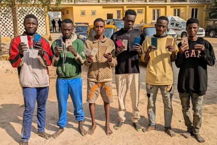 Police Arrest 6 Over Alleged Theft Of Mobile Phones