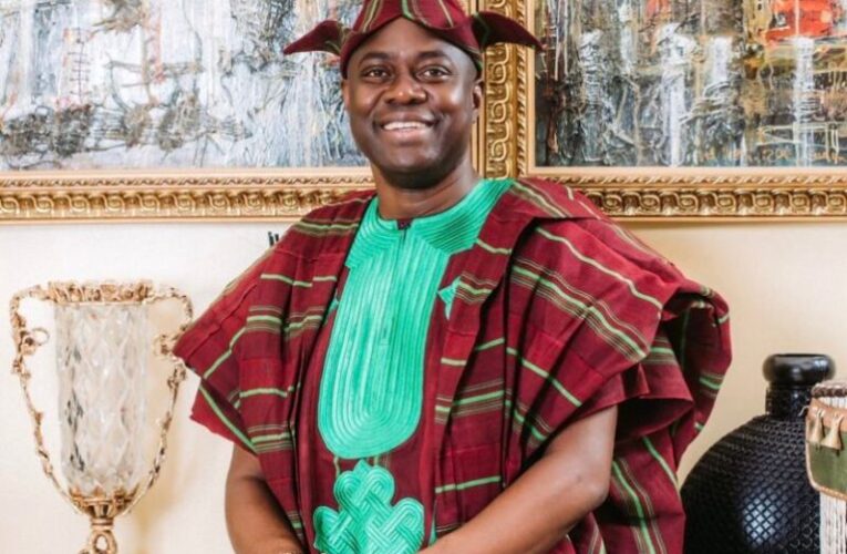 Makinde Mandates Civil, Public Servants To Wear ‘Aso Oke’ Every Thursday