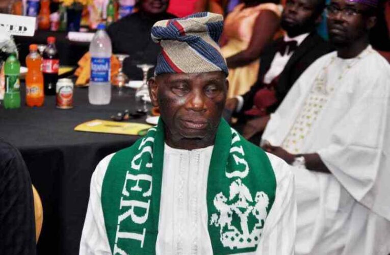 Nigeria’s Flag Designer, Taiwo Akinkunmi’s Family Gets FG N30m Donation