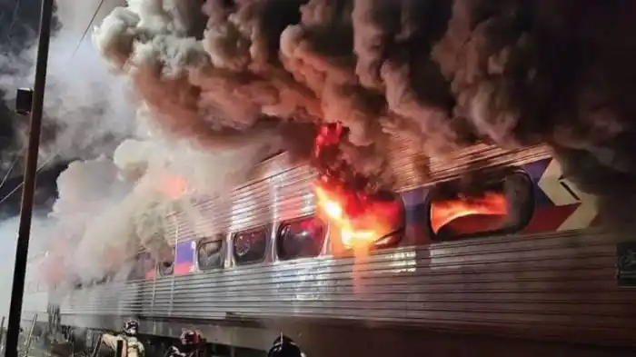 U.S Train Catches Fire With 350 Passengers On Board In Pennsylvania (Photos)