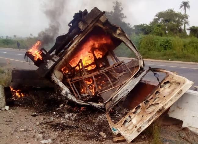 16 Persons Burnt To Death In Ogun Lone Crash
