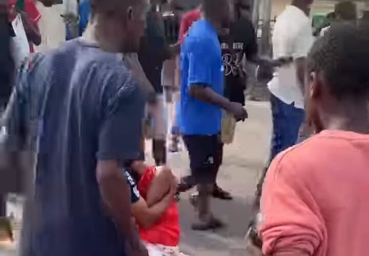 Police Officer Runs Mad, Shot And Killed 4 People In Calabar (video)