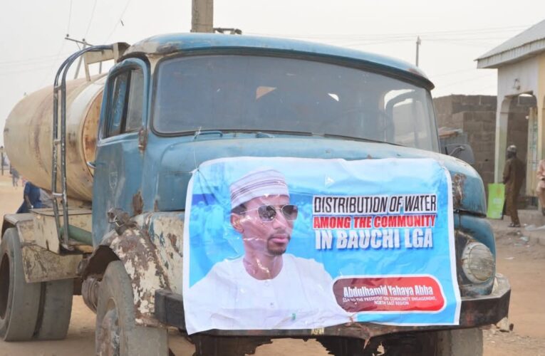 Tinubu’s Aide, Yahaya Abba Distributes Water In Buckets Via Tanker (Photos)