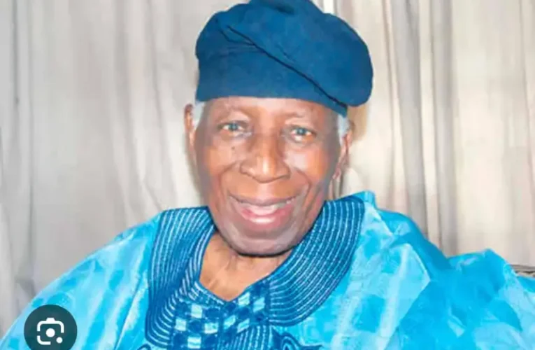 BREAKING: Former Oyo Governor, Victor Olunloyo Dies