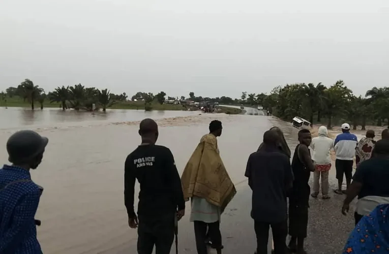 BREAKING: Flood forces closure of Makurdi–Abuja road hours before Tinubu’s visit