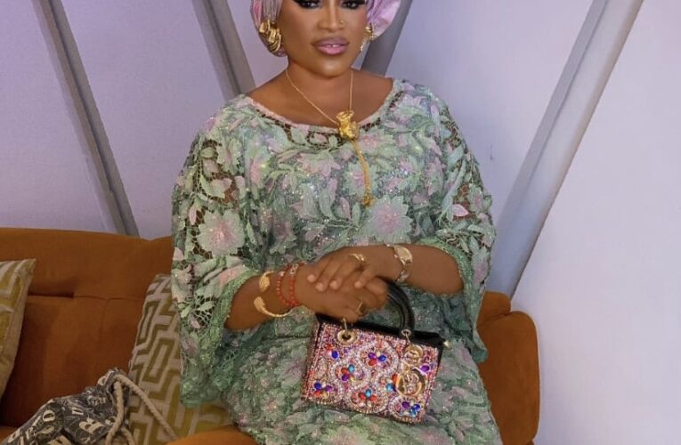 Bisi Oluranti fetes Ogbomoso North women’s leader, Sherifat Kehinde on her birthday