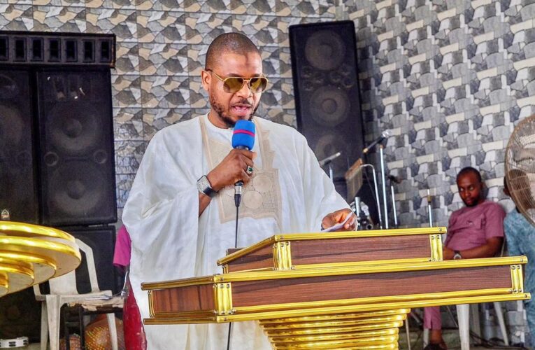 Christmas: Shina Peller Felicitates Christians, Preaches Unity, Love