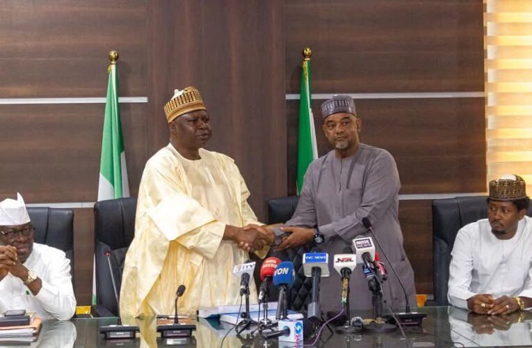 PDP Issues Certificates of Expulsion To Wike, Fayose, Ohuabunwa, others