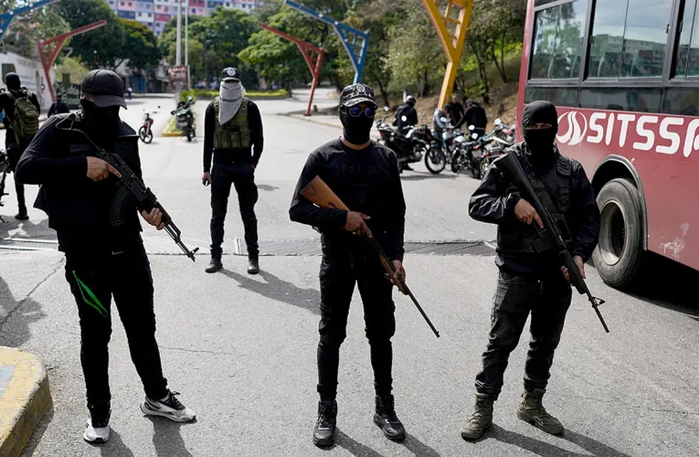 US Urges Citizens To Leave Venezuela Warns Armed Militias Have Set Up Roadblocks