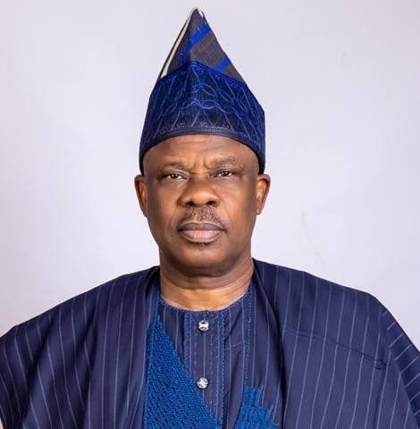 Aare Musulumi of Yorubaland Felicitates Senator Ibikunle Amosun on His Birthday.