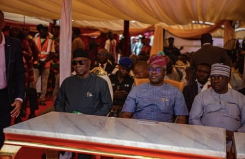 Makinde commissions motor park, 540 shops at Bodija Market