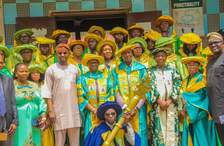 Folajimi Oyekunle Presents Cash Grants to Top Graduating Students of Federal School of Forestry