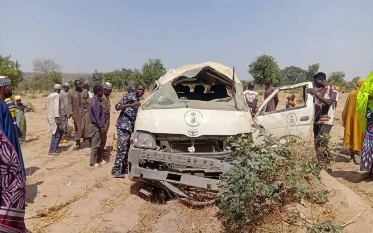 Bus Conveying 13 Journalists Crashes, Many Injured (Photo)