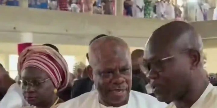 Ogun SSG, Talabi EmbarrassFormer Governor Ibikunle Amosun At A State Function