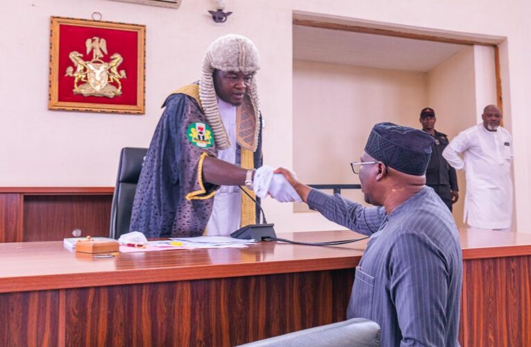Adamawa Speaker, 14 Lawmakers Dump PDP 