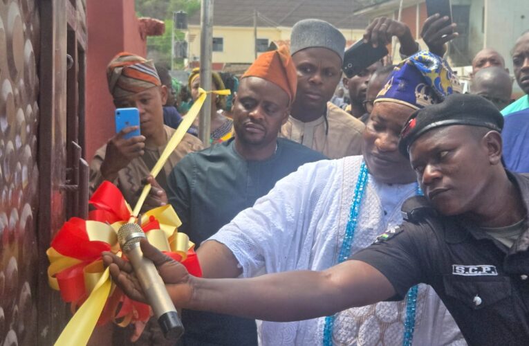 Olorunsogo LG Chairman Commissions New Primary Health Care Centre in Igbeti