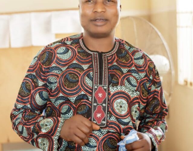 MC Mirinda Congratulates Popoola, Dean of SBCS, MAK Poly Saki, on Birthday