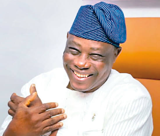 Oyo Deputy Gov’s Aides Celebrate His Birthday, Praise His Leadership and Service
