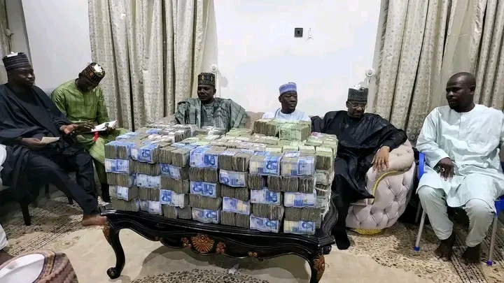 Nigerian Senator Disburses ₦135M To APC Executives For Sallah