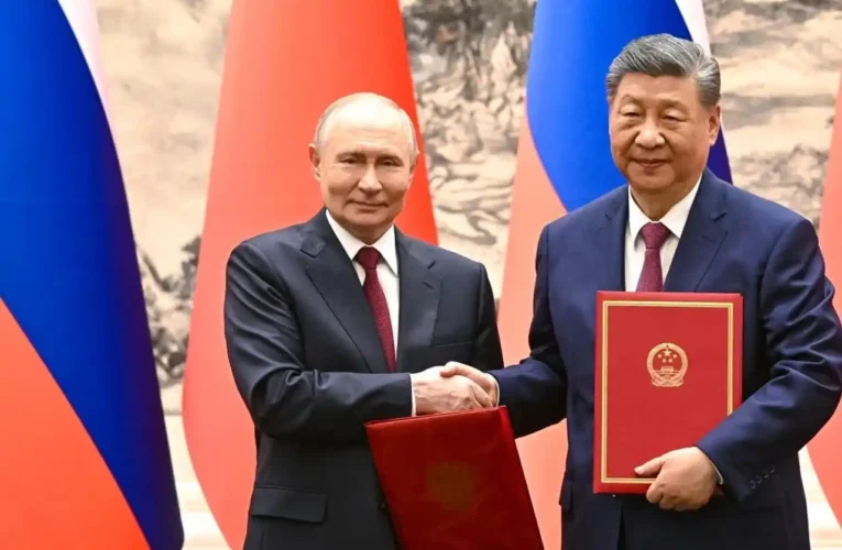 Russia & China Sign Over 40 Economic, Military & Energy Agreements (Photos)