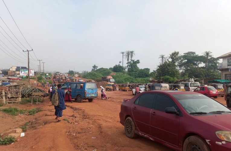 Traffic, Dust, High Fares: Residents, Commuters, Businesses & Schoolchildren Bear Brunt as Olorunsogo–Ilaji Road Project Drags On