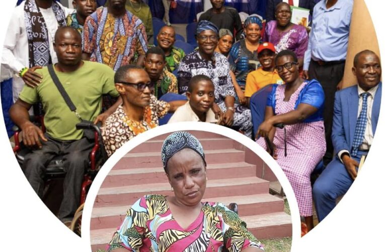 Makinde’s Aide Debo Akande Donates Wheelchair to Physically Challenged Woman