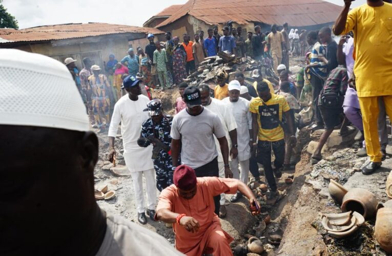 Adekanmbi Sympathises with Bode Market Fire Victims, Donates Cash for Relief
