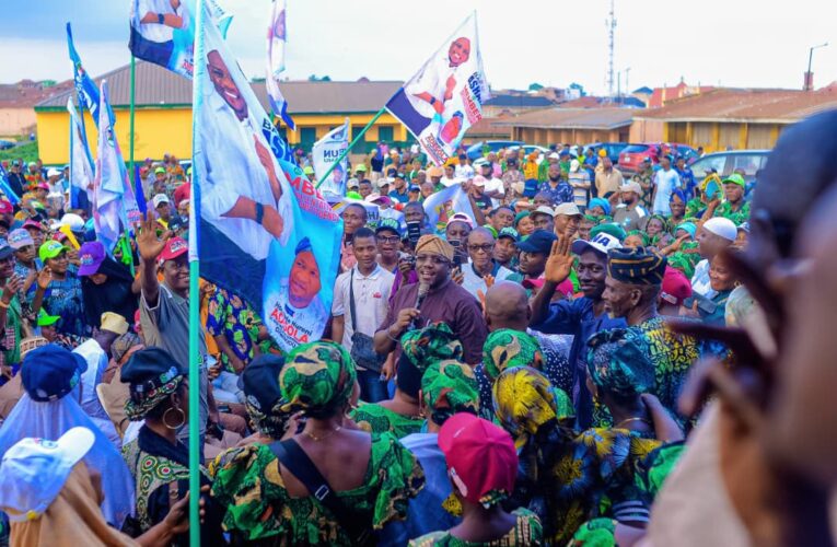 Ashamu Empowers Oyo West APM Members With Cash, Rice, Agric Support Ahead Of 2027