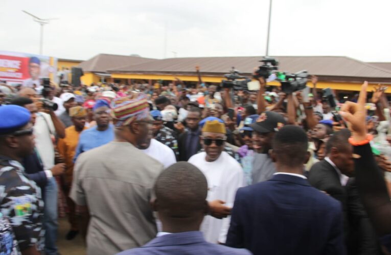 Makinde commissions 177 shops, road network, other projects in Ibadan North-East LG