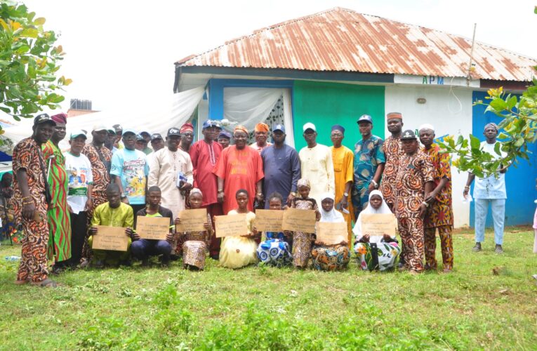 Oke LEGACY awards full scholarships to three Esinele pupils, six orphans across Ogbomoso