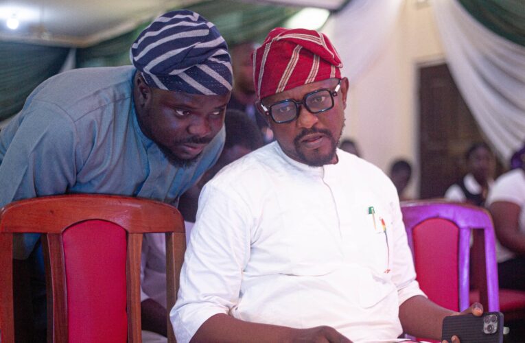 Oyekunle’s Aide Celebrates Principal On Birthday