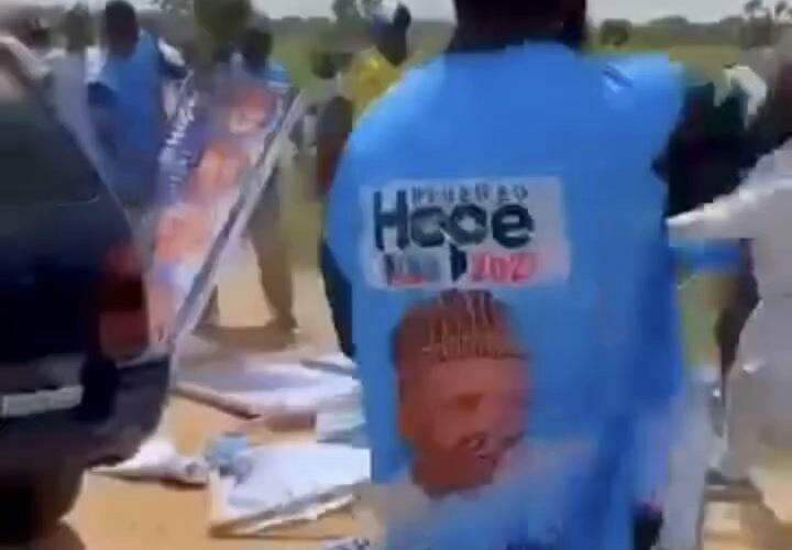 Youths Destroy APC Banners in North Over Unpaid Campaign Fees