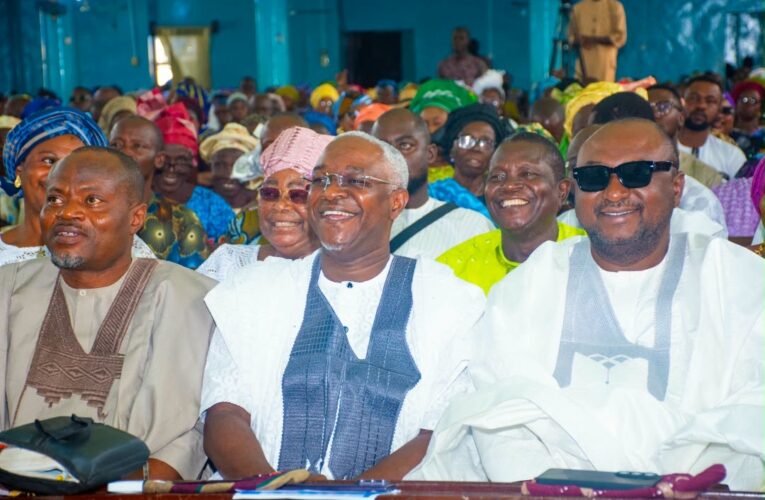 Drums, Cheers In Ogbomoso As Makinde’s New Chief Of Staff Returns Home